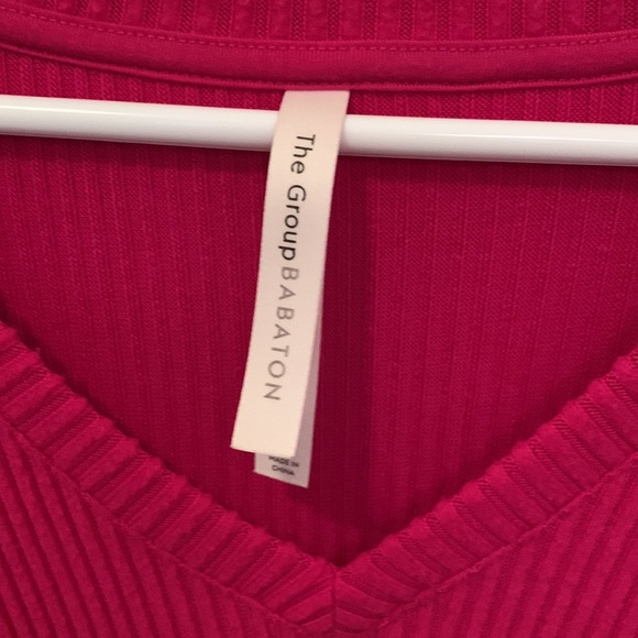 Aritzia| NEW Berry pink longsleeve - Picture 4 of 9